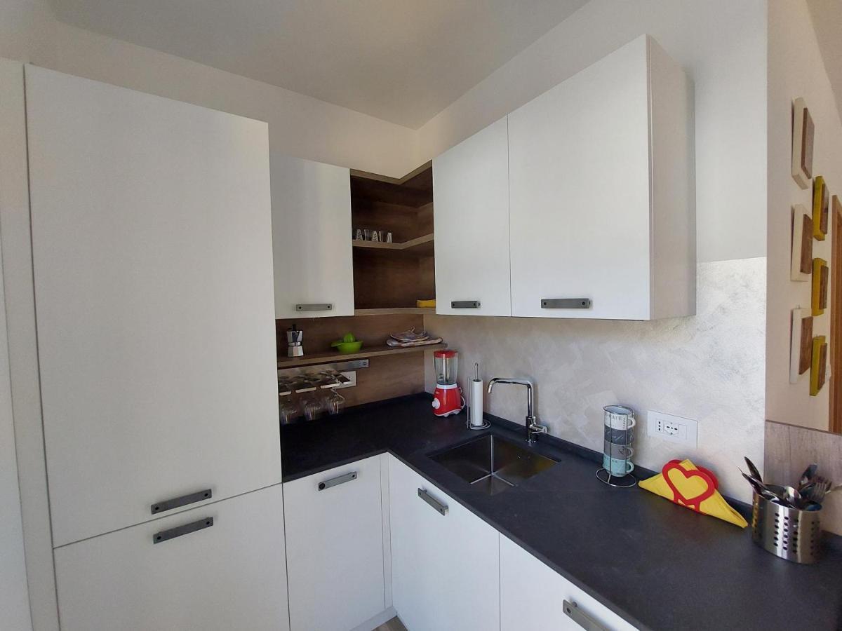 La Bougainville - Luxury Apartment Torbole Sul Garda Exterior foto