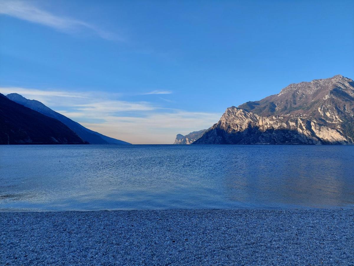 La Bougainville - Luxury Apartment Torbole Sul Garda Exterior foto