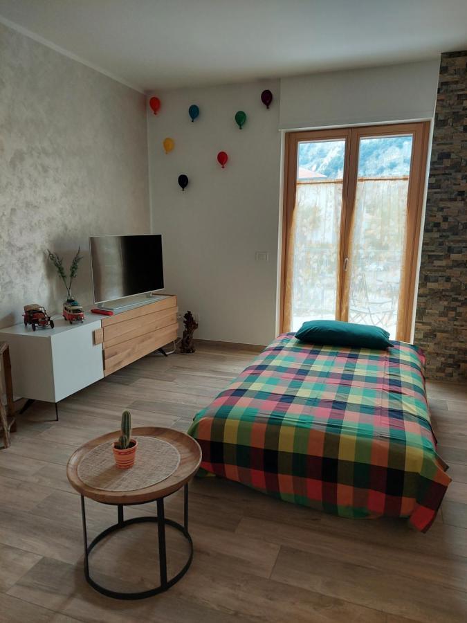 La Bougainville - Luxury Apartment Torbole Sul Garda Exterior foto